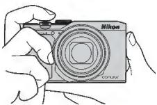 NIKON COOLPIX A90NN - Tenez l'appareil photo fermement. - 1