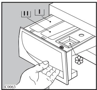 ARTHUR MARTIN AWN 1475 - Symboles - 1