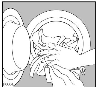 ARTHUR MARTIN AWF 1410 - Chargement du linge - 1