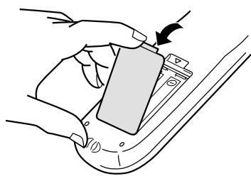 JVC XV-FA92 - Insertion des piles dans la télécommande - 1