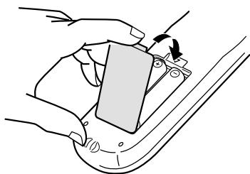 JVC XV-FA92 - Insertion des piles dans la télécommande - 3