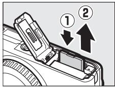 NIKON 1S1BK + 11-27.5 +30-110 - Retrait des accumulateurs et des cartes mémoire - 2