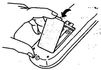 JVC XV-E100 - Insertion des piles dans le module de télécommande - 1