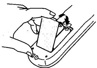 JVC XV-E100 - Insertion des piles dans le module de télécommande - 3