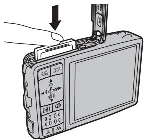 FUJIFILM Z 70 - Retrait des cartes mémoire - 1