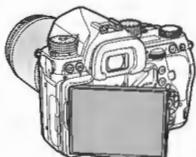 PENTAX Klcopic - Reglez l'angle de I'ecran. - 3