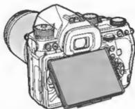 PENTAX Klcopic - Reglez l'angle de I'ecran. - 2