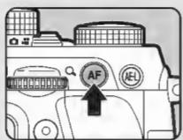PENTAX Klcopic - Mise au point sur le sujet en utilisant le bouton AF - 1