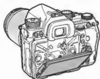PENTAX Klcopic - Reglez l'angle de I'ecran. - 1