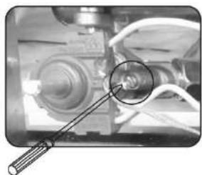 DARTY T631NORB - CAS 2 : vis de régulation non visible (voir figure 3B) - 3