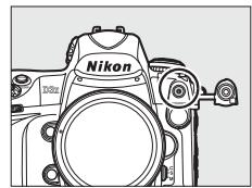 NIKON D3X - Prise synchro - 1