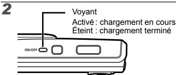 OLYMPUS FE 4030 - Chargement de la batterie avec I'adaptateur secteur USB fourni - 2