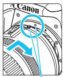 CANON 800D - Retirez les bouchons. - 2