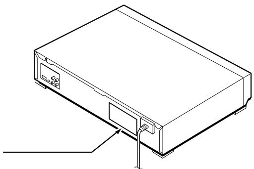 TOSHIBA SD 324 ES ARGENT - Emplacement et sens de I'etiquette - 1