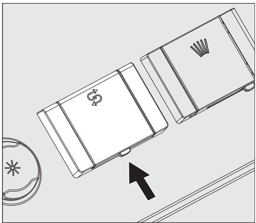 MIELE PFD401LW - Fylla på avhärdningssalt - 2