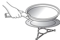 KITCHENAID KMCM3810 - PLATEAU TOURNANT EN VERRE UTILISEZ LE PLATEAU TOURNANT EN VERRE pour tous les types de cuisson. Il permet de recupérer - 4
