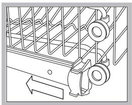 ARISTON LFF 8243/HA.R BLANC - Ne jamais soulever ou abaiser le panier d'un seul côté. - 1