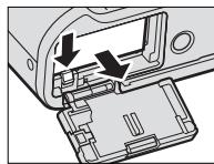 FUJIFILM X-T20 NR + XF 18-55MM - Retrait de la batterie. - 1