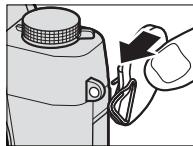 FUJIFILM X-T20 NR + XF 18-55MM - Fixez l'attache a un oeillet. - 2