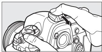 NIKON D4S - Volet de la griffe flash BS-2 - 2