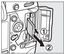 NIKON D4S - Retrait des cartes mémoire - 1