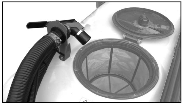 AMAZONE UG 2200 Special - Raccord de replissage pour le replissage sous pression de la cuve à bouillie (option) - 1