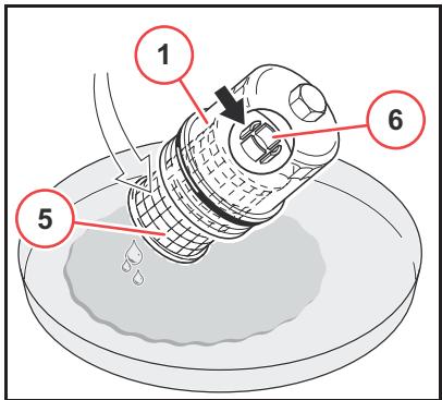 AMAZONE TCD 7.8 L6 - Remplacer le filtré amovible d'huile de lubrification - 6
