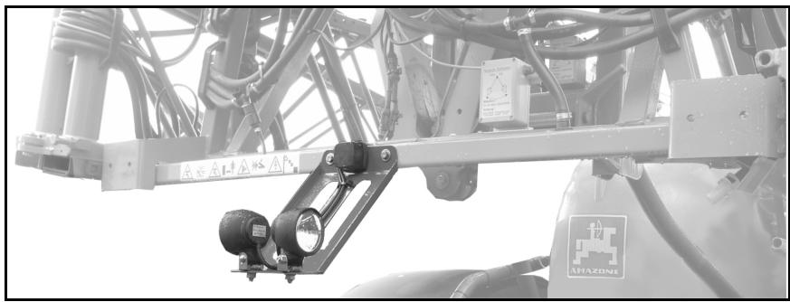 AMAZONE UX 11201 Super Pulvérisateur remorque avec pack Confort CP - Éclairage de travail (option) - 1