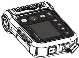VTECH KidiZoom Print Cam rose - MISE EN PLACE DE LA CARTE MÉMOIRE - 1