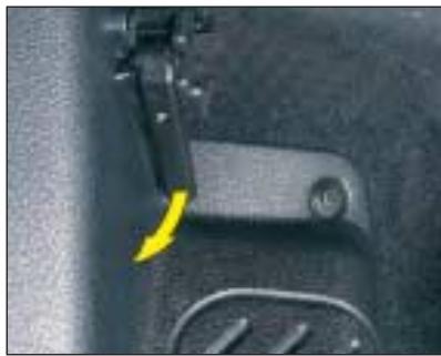 PEUGEOT 406 - Témoin de niveau minimum de carburant - 1