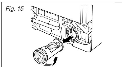 BRANDT WTD1076F - Nettoyage du filtre de pompe - 3