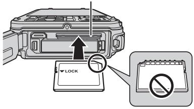 NIKON COOLPIX AW110 - Insertion correcte de la carte mémoire - 1