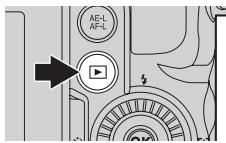 NIKON COOLPIX P7700 - Ouvrez le moniteur et maintenez le bouton enforcé pour allumer l'appareil photo. - 1