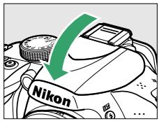 NIKON D3200 - Fermeture du flash intégré - 1