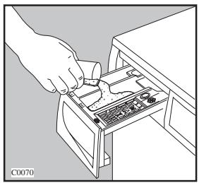 FAURE LFV1060 - Chargement du linge - 2