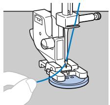 BROTHER DS-140, DS 140 - Placez un bouton entre le pied-de-biche et le tissu. - 1