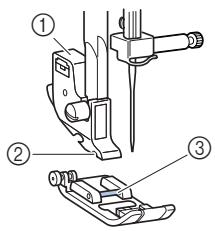 BROTHER INNOVIS 15 - Placez le pied-de-biche à installer sous le support de sorte que le crochet soit aligné sur l'encoche du support. - 1