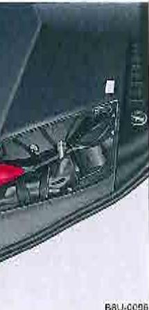 AUDI Q3 - Trousse de secours - 1