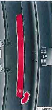 AUDI Q3 - Triangle de présignalisation - 1
