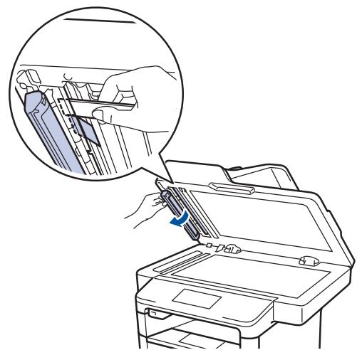 BROTHER MFC-L5700DN, MFC-L5750DW - Retirez les petits débris de papier coincés dans le chargeur automatique de documents - 2