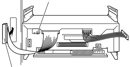 PIONEER DVD-R7783 - Schliefen Sie das Wechsler-Schnittstellenkabel an. - 1