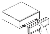 PIONEER KEH-2296ZT - Extracción del panel frontal - 5