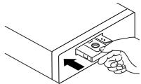PIONEER KEH-2296ZT - Legen Sie die Kassette ein. - 1