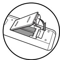 TOSHIBA D-RW2 - Insertion des piles dans la télécommande - 3