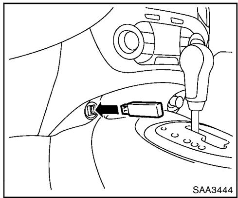 NISSAN JUKE - Bouton d'auxiliaire (AUX) : - 1