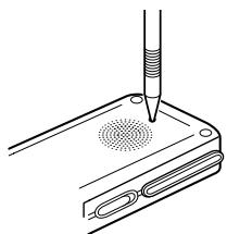 SHARP PA-VR10E - Insertar las pilas y resetear (inicializando) la grabadora - 3