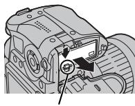 FUJIFILM FINEPIX HS30EXR - Retrait de la batterie - 1