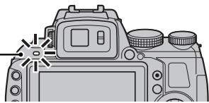 FUJIFILM FINEPIX HS30EXR - Le témoin lumineux - 1