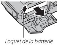 FUJIFILM FINEPIX F900EXR - Retrait de la batterie et de la carte mémoire - 1