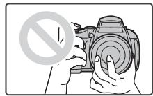 FUJIFILM FINEPIX HS30EXR - Comment tenir l'appareil photo - 2